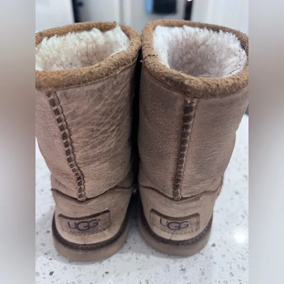 UGG Classic II Tan Boots Kids 12 VGUC - Picture 8 of 12